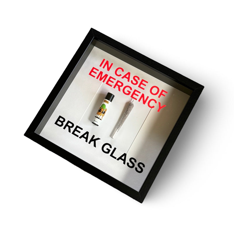 Wandbild/Bild „In Emergency - Break Glass -  Joint/Rauchen Spaß mit Bilderrahmen schwarz