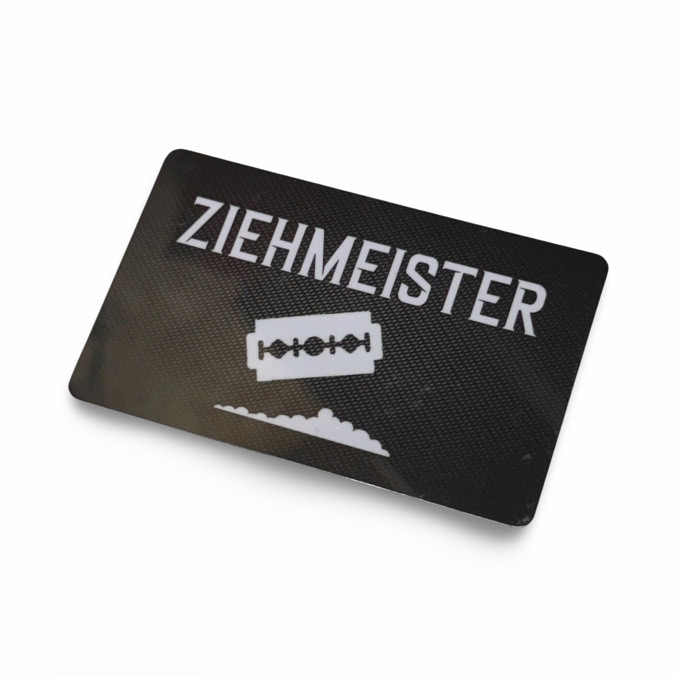 Tarjeta de hackeo "ZIEHMEISTER" en elegante aspecto de carbono