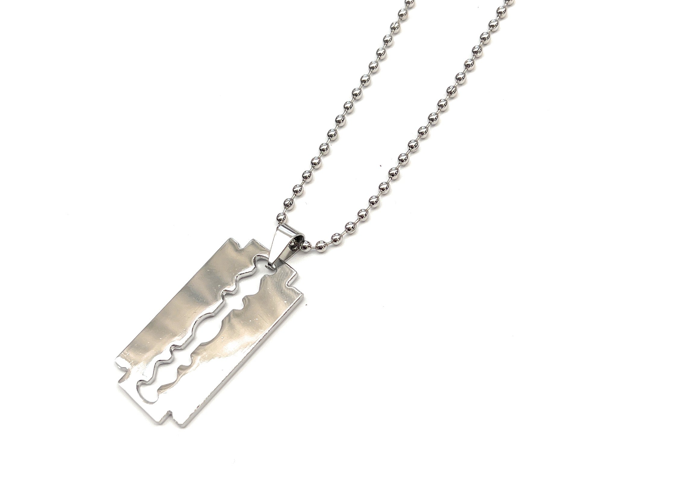 Collana d'argento con pendente a lamette – Elegante e pratica