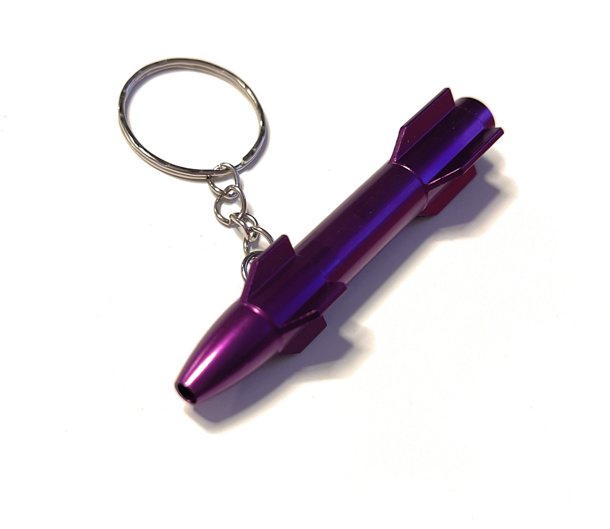 Tubo de aluminio en óptica de cohete – Morado y con llavero