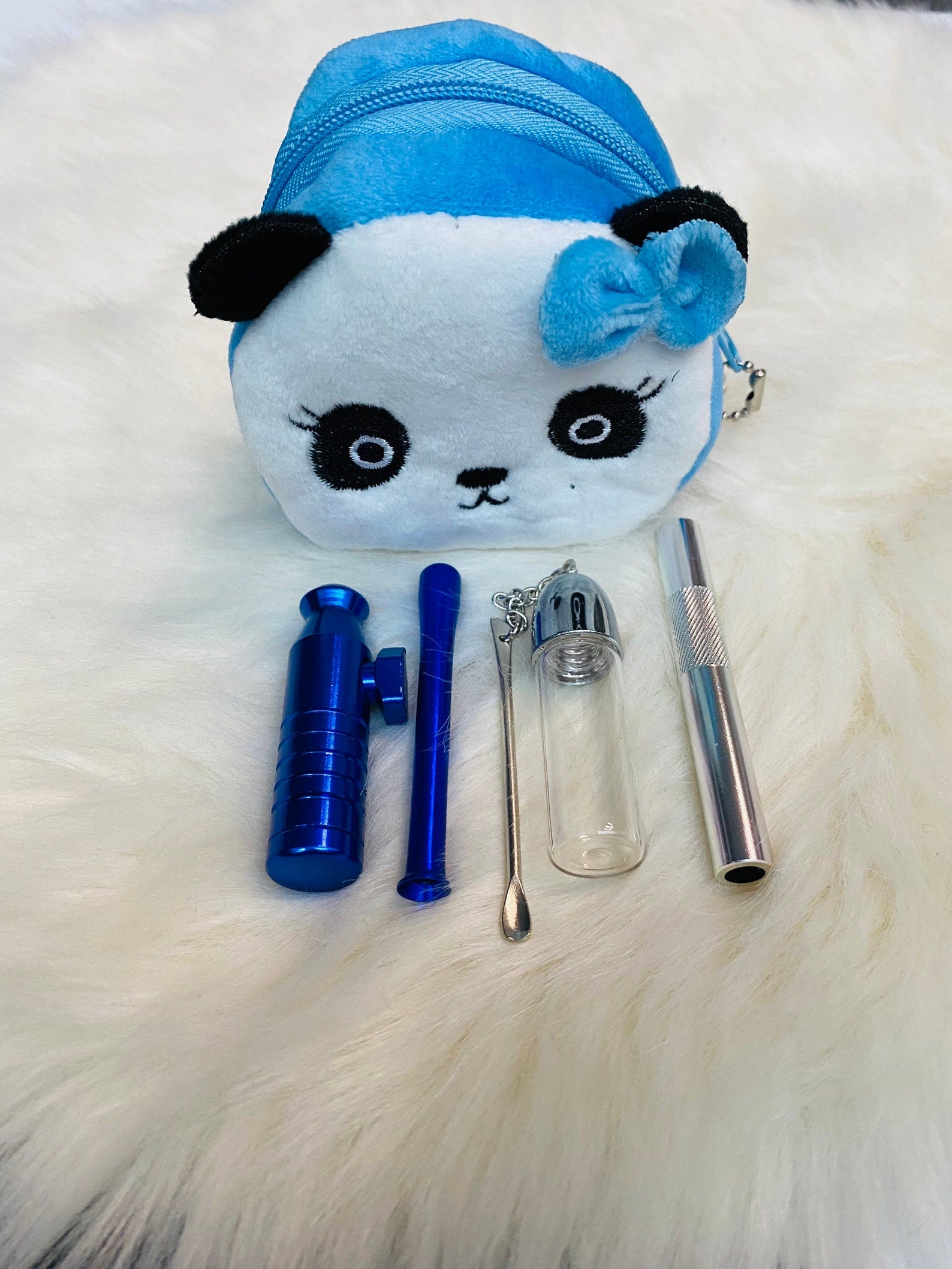 Set "Panda Blue" – Stijlvolle accessoires in een zachte panda-pluche hoes