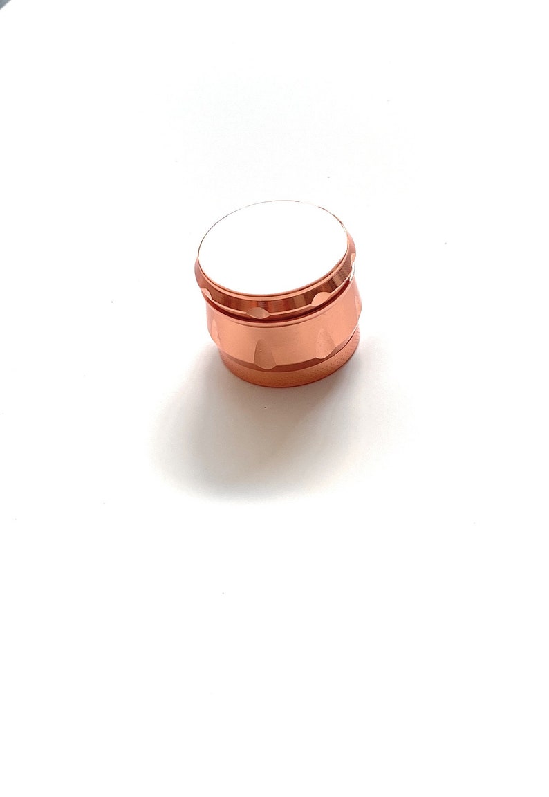 Molino de Oro Rosa 40mm – Diseño Elegante y Molienda Sin Esfuerzo